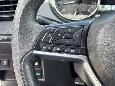 Used 2018 Nissan Rogue S FWD image 18
