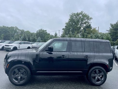 Certified 2025 Land Rover Defender 110 X-Dynamic SE AWD/4WD image 8