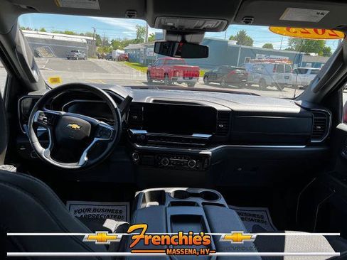 Used 2023 Chevrolet Silverado 1500 LT AWD/4WD image 8