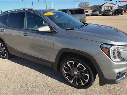 Used 2023 GMC Terrain SLT w/ Infotainment Package II image 35