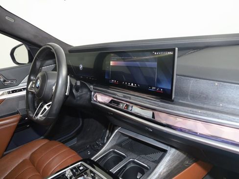Used 2023 BMW 760i xDrive image 56