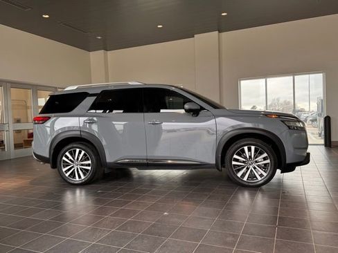 Used 2022 Nissan Pathfinder Platinum w/ Cargo Package image 46