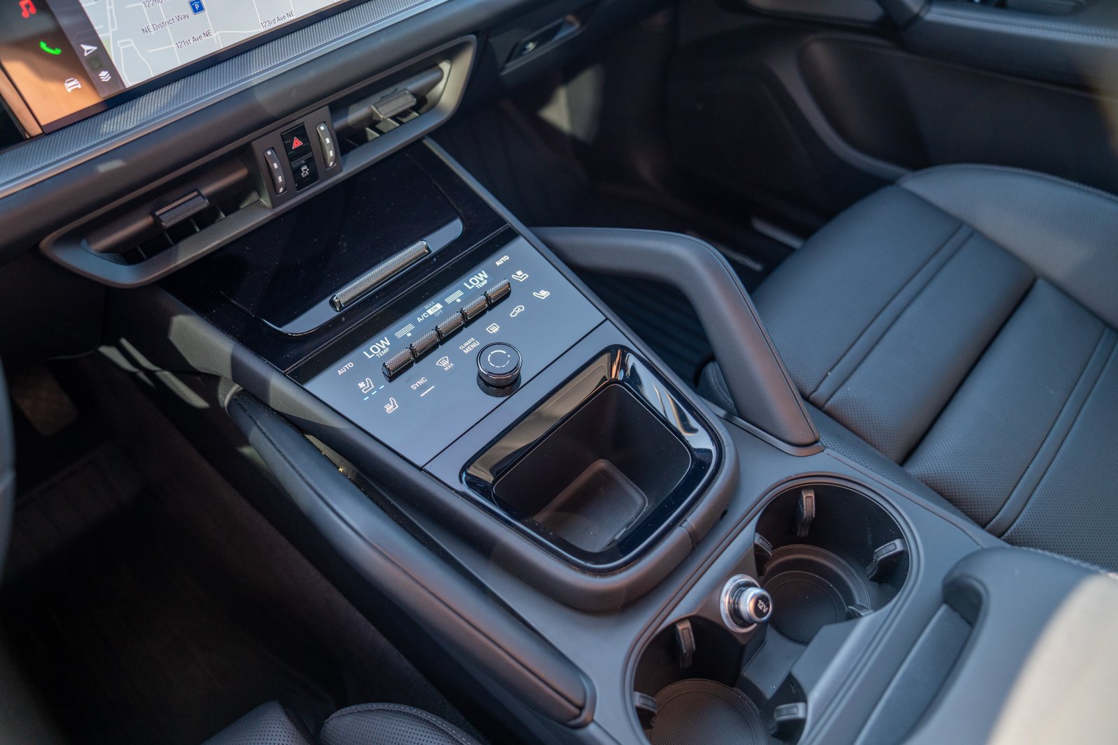 Certified 2026 Porsche Cayenne AWD/4WD image 19