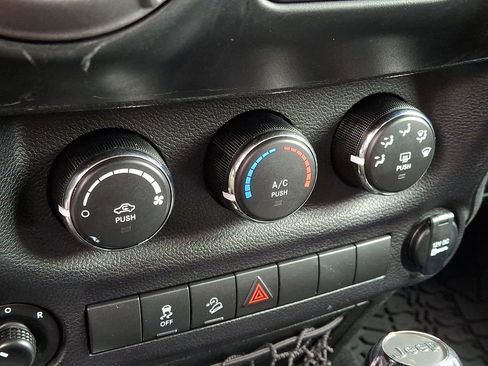 Used 2017 Jeep Wrangler Unlimited Sport image 15