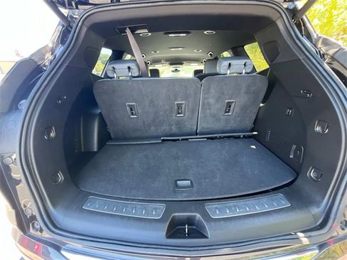 Used 2024 Buick Enclave Premium image 9