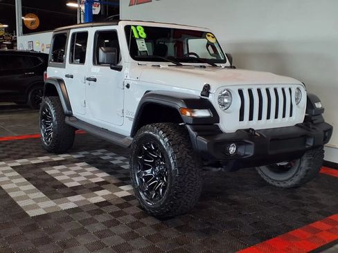Used 2018 Jeep Wrangler Unlimited Sport S AWD/4WD image 2