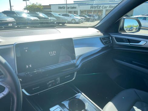 Used 2025 Volkswagen Atlas Cross Sport SE image 37