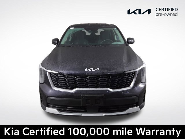 Certified 2025 Kia Sorento LX FWD image 3