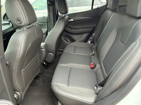 Used 2025 Buick Encore GX Preferred AWD/4WD image 6