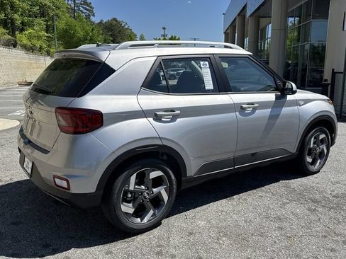 New 2026 Hyundai Venue SEL FWD image 8