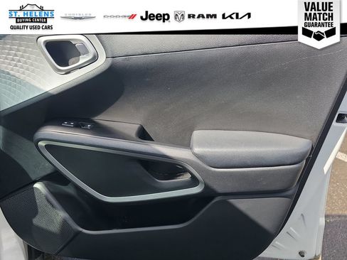 Used 2021 Kia Soul LX FWD image 26