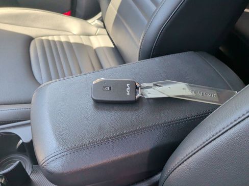 Used 2025 Kia Sportage SX FWD image 31
