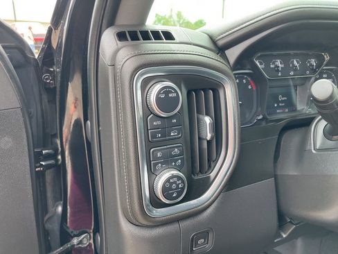 Used 2021 GMC Sierra 1500 SLT AWD/4WD image 17