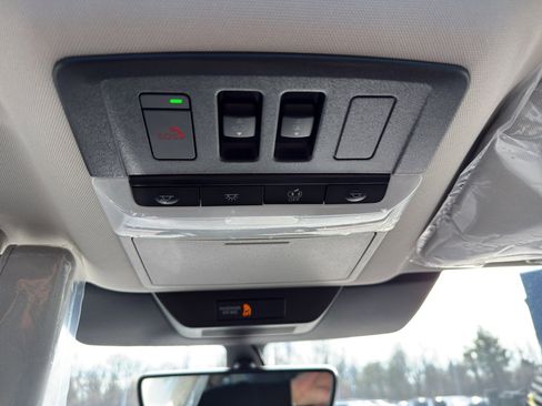 New 2026 Nissan Pathfinder SL image 23