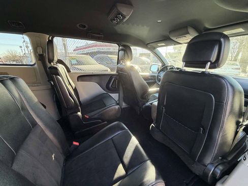 Used 2019 Dodge Grand Caravan SXT image 22