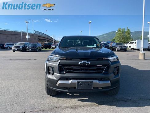 Used 2024 Chevrolet Colorado Trail Boss w/ LPO, Dark Essentials Package AWD/4WD image 2