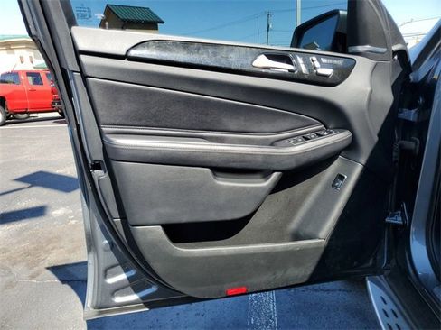 Used 2011 Hyundai Tucson Limited w/ Premium Pkg 3 image 23