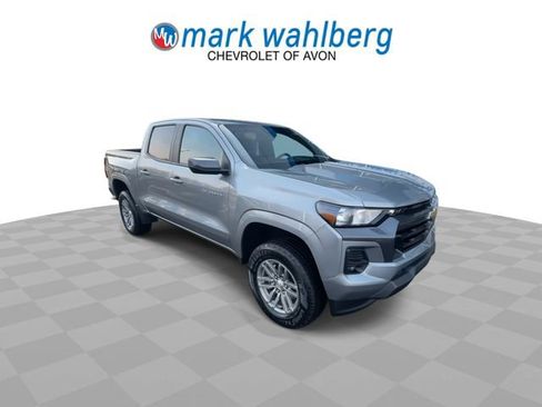 Used 2024 Chevrolet Colorado LT w/ LT Convenience Package image 2