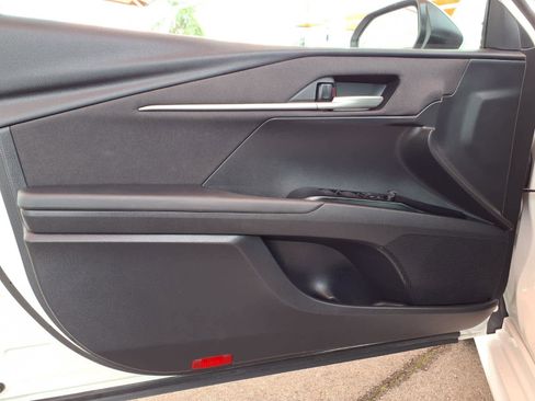 Used 2025 Toyota Camry LE FWD image 17