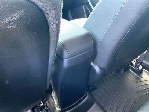 Used 2025 Kia Soul LX w/ LX Technology Package FWD image 17