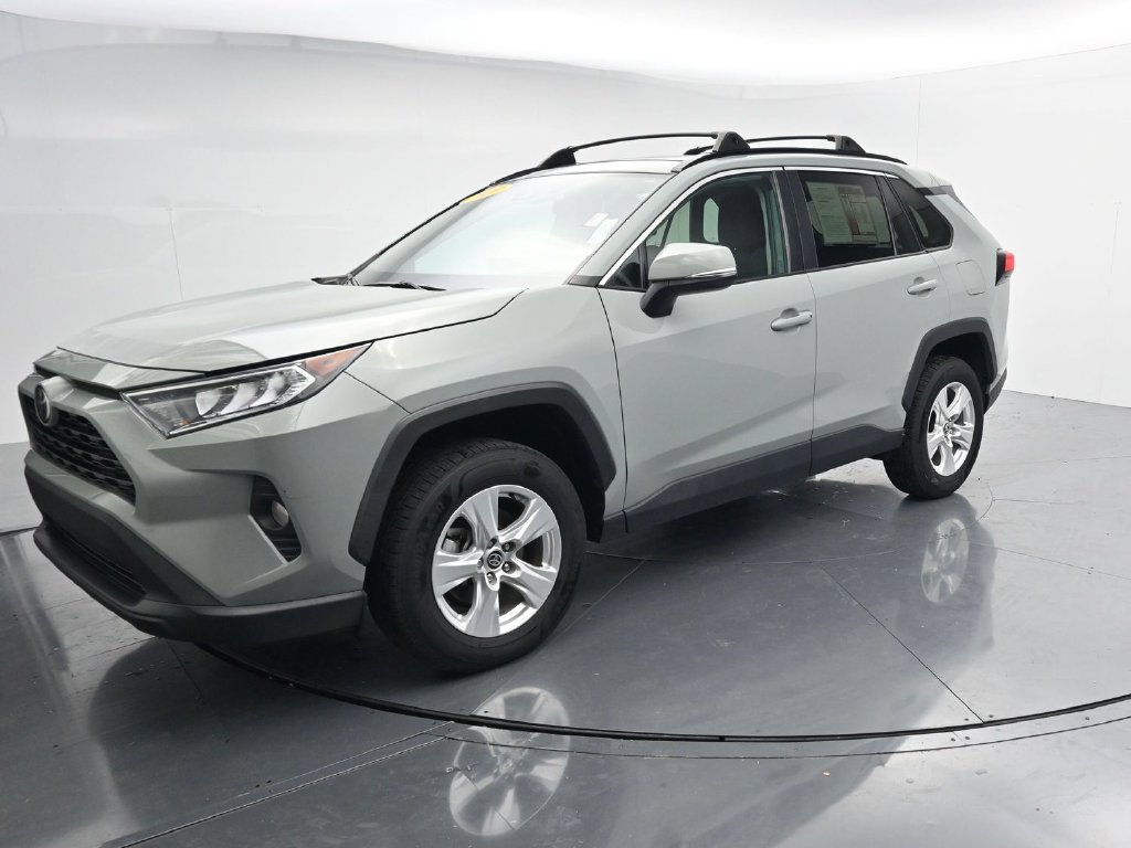 Used 2021 Toyota RAV4 XLE w/ Convenience Package AWD/4WD image 4