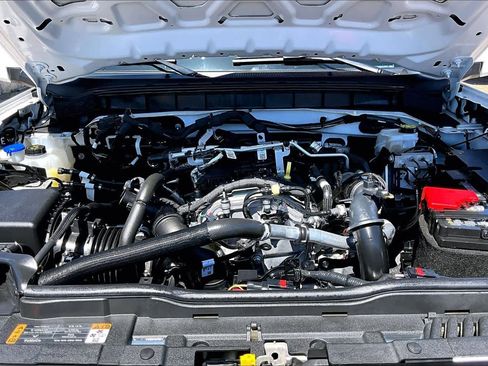 Certified 2025 Ford Bronco Outer Banks AWD/4WD image 32