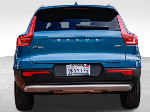 Used 2023 Volvo XC40 B5 Plus w/ Climate Package image 7