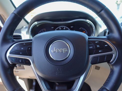 Used 2022 Jeep Grand Cherokee Laredo E RWD image 13