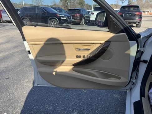 Used 2015 BMW 328i xDrive Sedan w/ Driver Assistance Package image 17