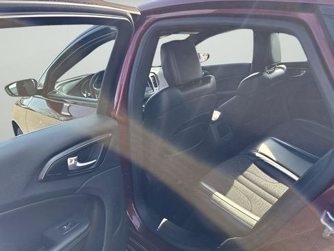 Used 2015 Chrysler 200 S FWD image 17