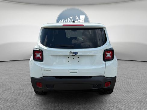 Used 2023 Jeep Renegade Latitude AWD/4WD image 5