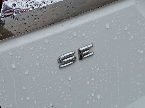 Used 2018 Volkswagen Atlas SE image 12