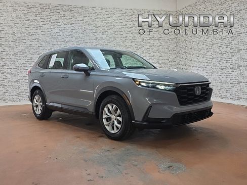 Used 2023 Honda CR-V LX image 1