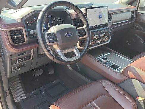 Used 2023 Ford Expedition Limited image 23