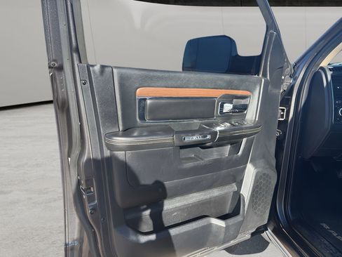 Used 2014 RAM 3500 Laramie image 17