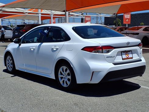 Used 2023 Toyota Corolla LE w/ Carpet Mat Package (TMS) FWD image 4