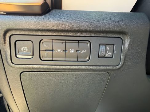 Used 2024 GMC Hummer EV 3X w/ Extreme Off-Road Package AWD/4WD image 35