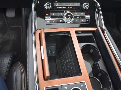 Used 2024 Lincoln Navigator Black Label image 30