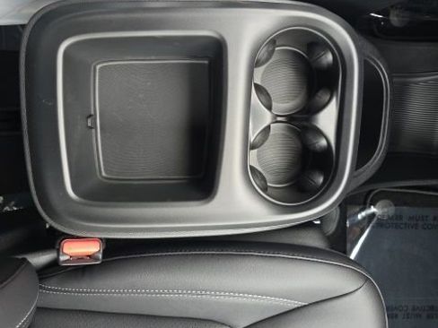 New 2026 Chrysler Pacifica Select AWD/4WD image 16