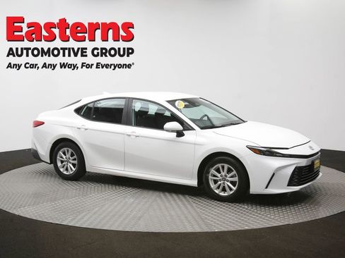Used 2025 Toyota Camry LE FWD image 48