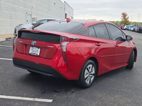 Used 2016 Toyota Prius Four image 10