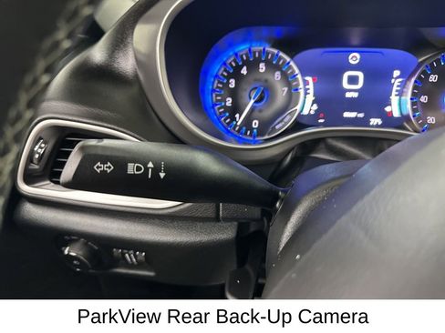 Used 2025 Chrysler Pacifica Select FWD image 37