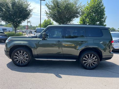 Used 2025 Lexus GX 550 w/ Accessory Package (Z1) AWD/4WD image 4