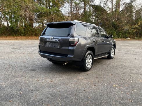 Used 2017 Toyota 4Runner SR5 Premium image 5