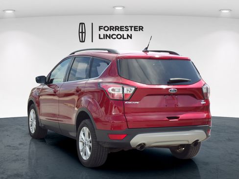 Used 2018 Ford Escape SE w/ SE Sync 3 Package AWD/4WD image 5