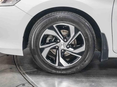 Used 2017 Honda Accord LX image 9