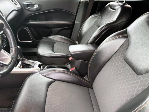 Used 2018 Jeep Compass Latitude w/ Popular Equipment Group AWD/4WD image 10