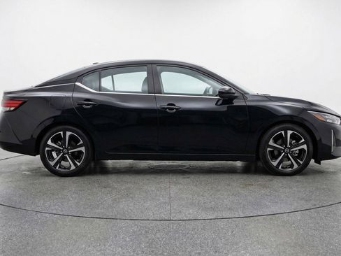 Used 2025 Nissan Sentra SV image 11