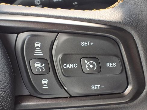 Used 2024 Jeep Wrangler Willys AWD/4WD image 17