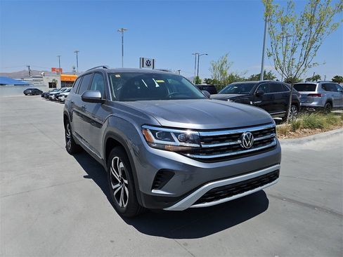 Used 2023 Volkswagen Atlas SEL image 2